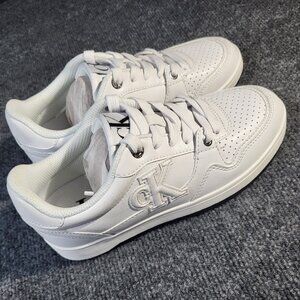 Women's Calvin Klein Sneaker Henlea Size 6.5 M